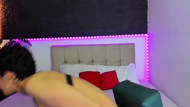 anaroman01 online show from September 2025 08:56:01 PM