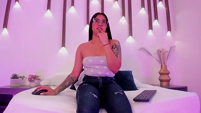 majo rosse  online show from February 2026 07:32:02 PM