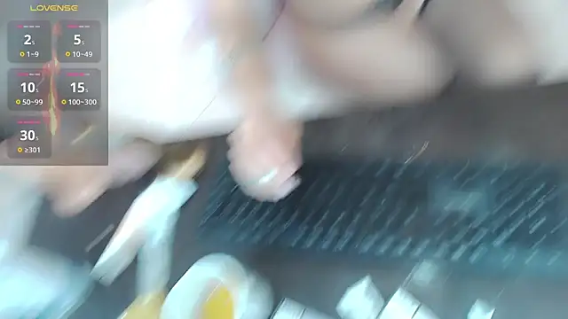 Snapshot of sasha_mom69_ chatting on March 2025 03:18:02 PM sasha mom69 online show from March 2025 03:18:02 PM