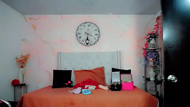 maria camilacms online show from December 2025 04:49:02 PM