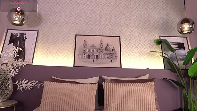 ElleDiane online show from March 2026 10:37:02 PM