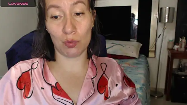 Snapshot of CATRINA-83 chatting on April 2026 01:01:01 PM CATRINA-83 online show from April 2026 01:01:01 PM