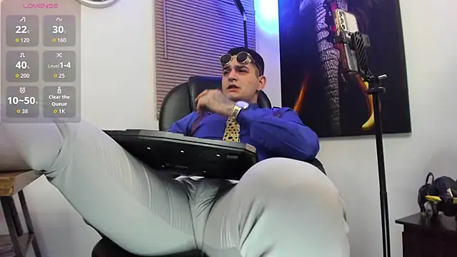 Snapshot of Nicolas_Fellener chatting on September 2025 04:01:01 AM Nicolas Fellener online show from September 2025 04:01:01 AM