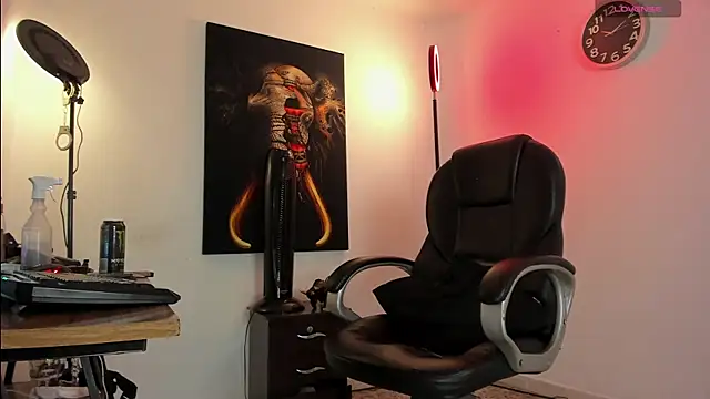 Snapshot of Nicolas_Fellener chatting on December 2025 04:44:02 AM Nicolas Fellener online show from December 2025 04:44:02 AM