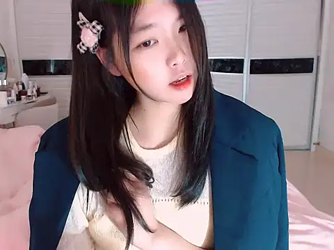 -Lucky Girl online show from February 2025 01:41:02 PM