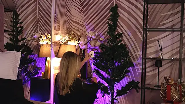 Snapshot of KatyaBelle chatting on December 2025 08:50:02 PM KatyaBelle online show from December 2025 08:50:02 PM