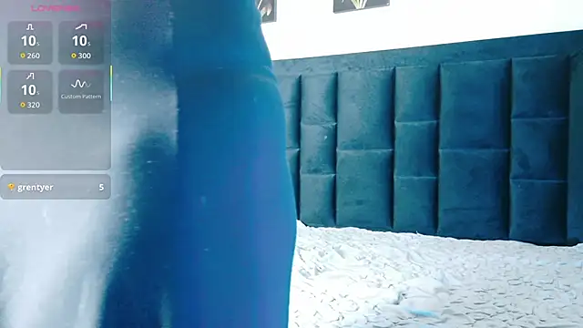 shybutdirtygirrll online show from November 2025 07:24:01 PM