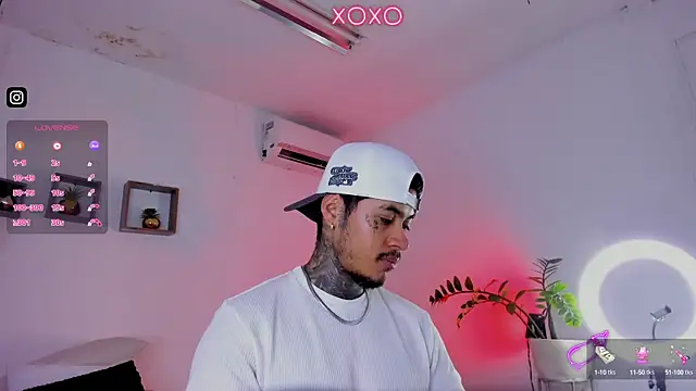 JordanSmiith  online show from January 2025 08:31:02 PM