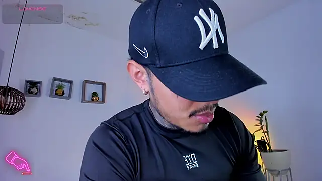 JordanSmiith  online show from February 2025 08:11:02 PM