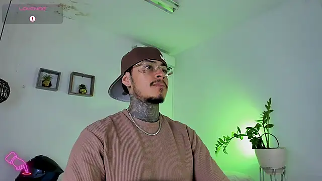 JordanSmiith  online show from February 2025 07:58:02 PM