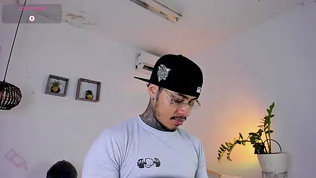 JordanSmiith  online show from February 2025 02:57:01 PM