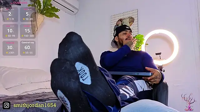 JordanSmiith  online show from October 2025 09:11:01 PM