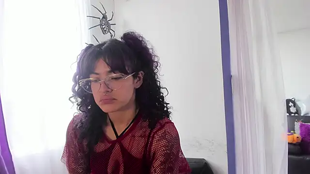 Snapshot of witchviolet chatting on January 2025 07:59:02 PM witchviolet online show from January 2025 07:59:02 PM