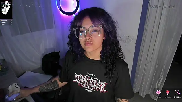 Snapshot of witchviolet chatting on January 2025 11:43:01 PM witchviolet online show from January 2025 11:43:01 PM