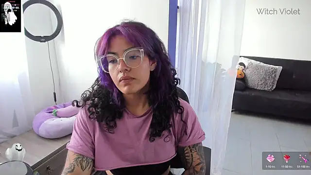 Snapshot of witchviolet chatting on January 2025 09:50:01 PM witchviolet online show from January 2025 09:50:01 PM