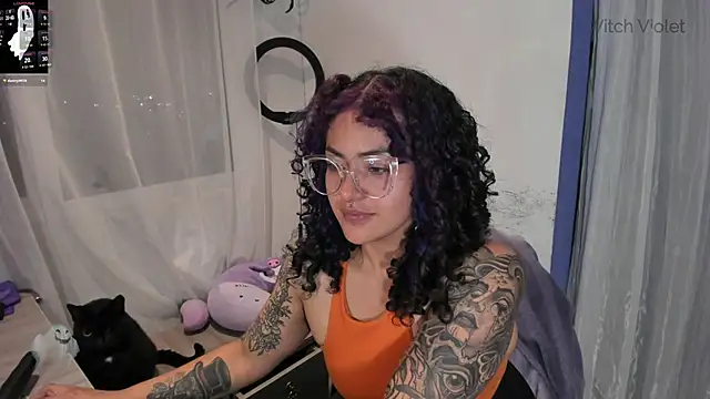 Snapshot of witchviolet chatting on January 2025 02:26:02 AM witchviolet online show from January 2025 02:26:02 AM