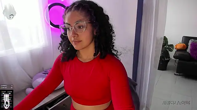 Snapshot of witchviolet chatting on February 2025 10:32:01 PM witchviolet online show from February 2025 10:32:01 PM