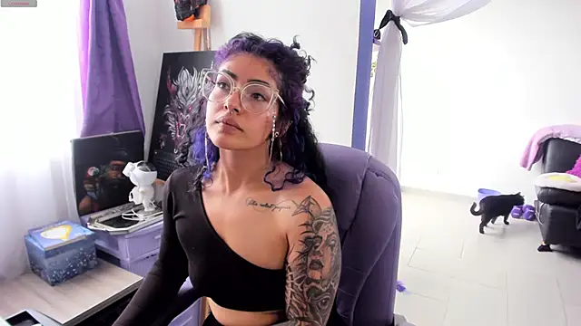 Snapshot of witchviolet chatting on September 2025 08:08:02 PM witchviolet online show from September 2025 08:08:02 PM