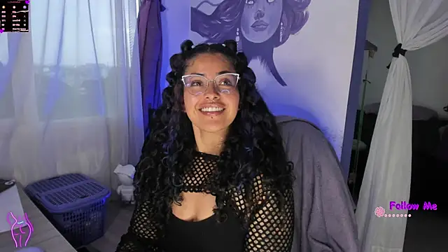 Snapshot of witchviolet chatting on October 2025 09:57:02 PM witchviolet online show from October 2025 09:57:02 PM