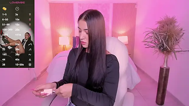 Snapshot of Antonella_Grayy chatting on February 2026 11:05:02 AM Antonella Grayy online show from February 2026 11:05:02 AM