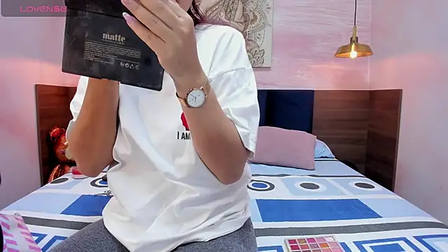 Snapshot of AnneDixie chatting on February 2025 03:12:02 AM AnneDixie online show from February 2025 03:12:02 AM