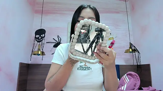 Snapshot of AnneDixie chatting on October 2025 03:09:01 AM AnneDixie online show from October 2025 03:09:01 AM