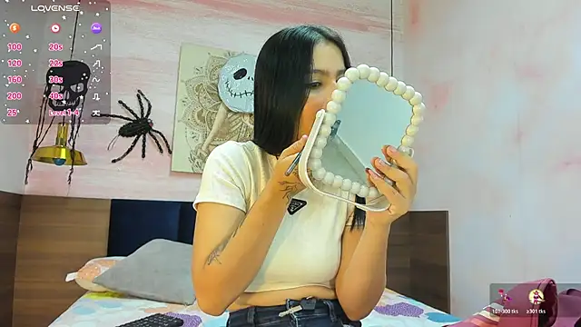 Snapshot of AnneDixie chatting on October 2025 03:08:01 AM AnneDixie online show from October 2025 03:08:01 AM