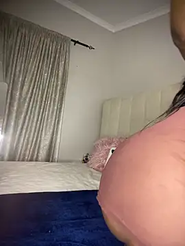 Bustygoddess32 online show from December 2025 10:28:02 PM