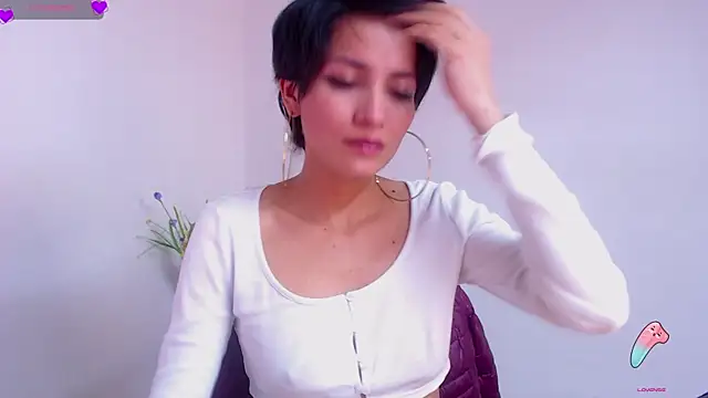 Hannaaaa   online show from January 2025 07:39:02 PM
