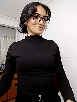 Hannaaaa   online show from October 2025 06:21:01 PM