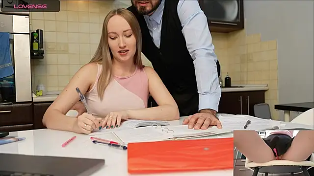 luxmuur online show from December 2024 06:35:02 PM