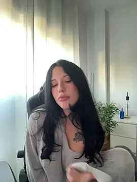 BellaGiaxx online show from December 2025 03:21:01 PM