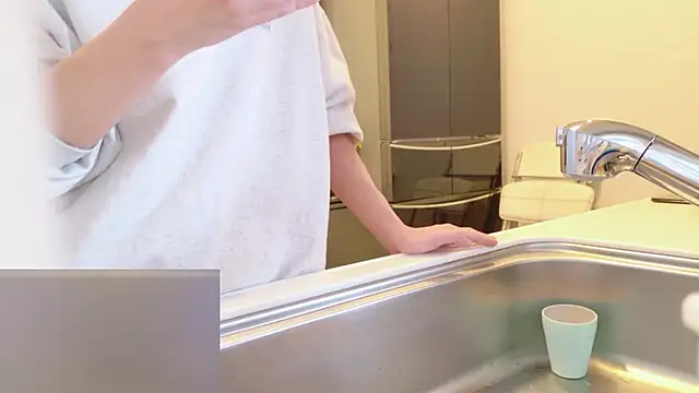 POCARI SWEAT online show from February 2026 01:10:02 AM