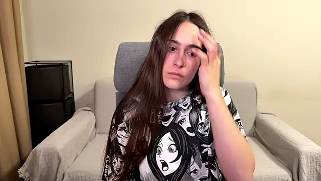 Snapshot of AliceKolltt chatting on June 2026 08:20:02 PM AliceKolltt online show from June 2026 08:20:02 PM