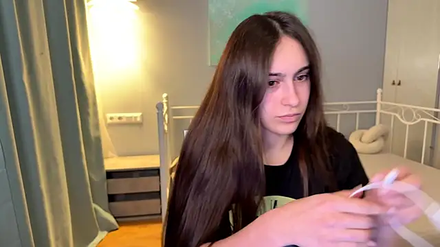 Snapshot of AliceKolltt chatting on June 2026 05:59:02 PM AliceKolltt online show from June 2026 05:59:02 PM