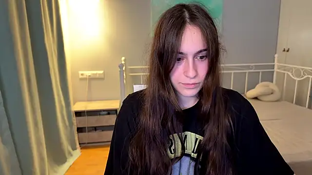Snapshot of AliceKolltt chatting on June 2026 08:31:01 PM AliceKolltt online show from June 2026 08:31:01 PM