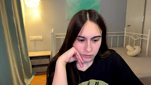 Snapshot of AliceKolltt chatting on July 2026 07:05:01 PM AliceKolltt online show from July 2026 07:05:01 PM