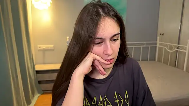 Snapshot of AliceKolltt chatting on July 2026 05:55:02 AM AliceKolltt online show from July 2026 05:55:02 AM