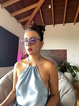 Snapshot of EmaSaenz chatting on February 2025 08:05:02 PM EmaSaenz online show from February 2025 08:05:02 PM