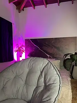 Snapshot of EmaSaenz chatting on February 2025 11:21:02 PM EmaSaenz online show from February 2025 11:21:02 PM