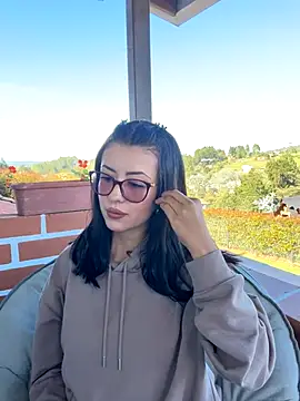Snapshot of EmaSaenz chatting on September 2025 08:53:02 PM EmaSaenz online show from September 2025 08:53:02 PM