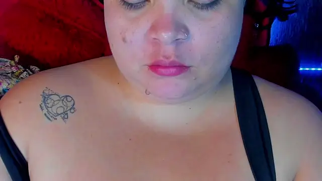 Snapshot of sobigcurvy4u chatting on December 2024 07:07:02 PM sobigcurvy4u online show from December 2024 07:07:02 PM