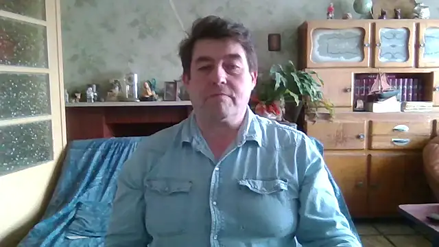 Snapshot of sympatrique chatting on March 2025 11:32:01 AM sympatrique online show from March 2025 11:32:01 AM