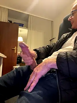 Frank22xx online show from October 2025 05:52:01 PM