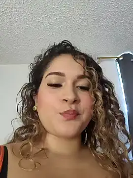 Snapshot of Sara_smiiith211 chatting on November 2025 06:56:02 PM Sara smiiith211 online show from November 2025 06:56:02 PM