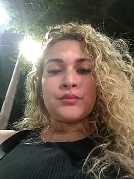 Snapshot of Sara_smiiith211 chatting on December 2025 12:07:01 AM Sara smiiith211 online show from December 2025 12:07:01 AM