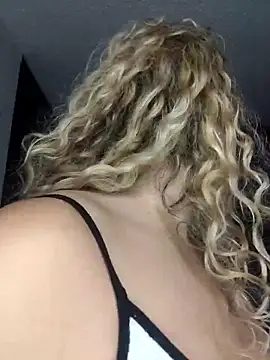 Snapshot of Sara_smiiith211 chatting on December 2025 10:00:01 AM Sara smiiith211 online show from December 2025 10:00:01 AM