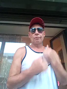 Snapshot of de_markko chatting on October 2025 02:41:01 PM de markko online show from October 2025 02:41:01 PM