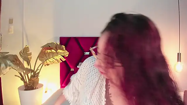 Snapshot of Emilywatsonn chatting on October 2025 10:21:02 PM Emilywatsonn online show from October 2025 10:21:02 PM