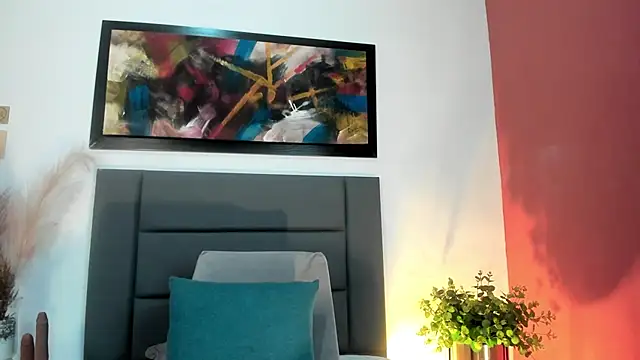 Snapshot of Emilywatsonn chatting on October 2025 12:22:01 AM Emilywatsonn online show from October 2025 12:22:01 AM